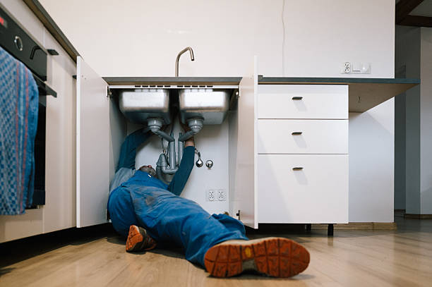 Professional Leak Detection technician working in Plano, IL